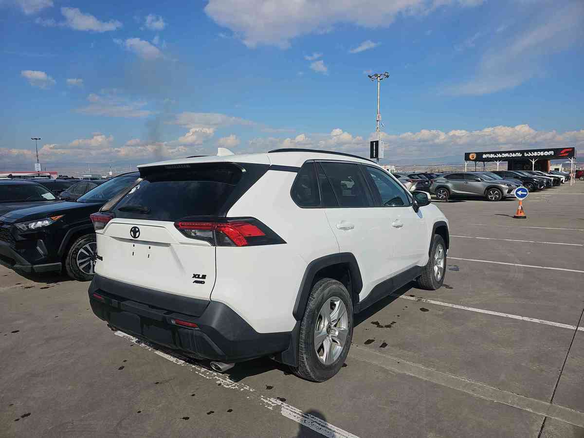 TOYOTA RAV4 - 7