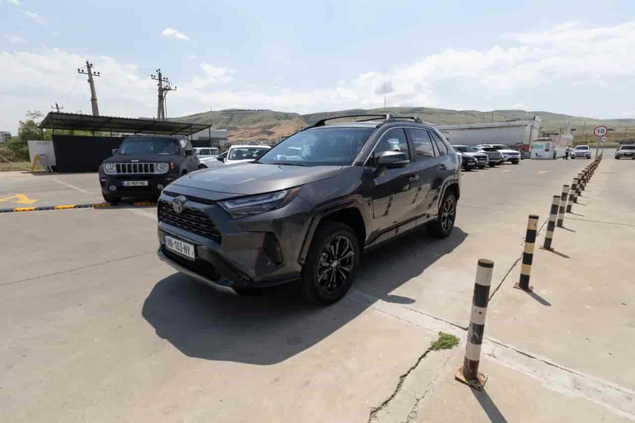 TOYOTA RAV4 - 1