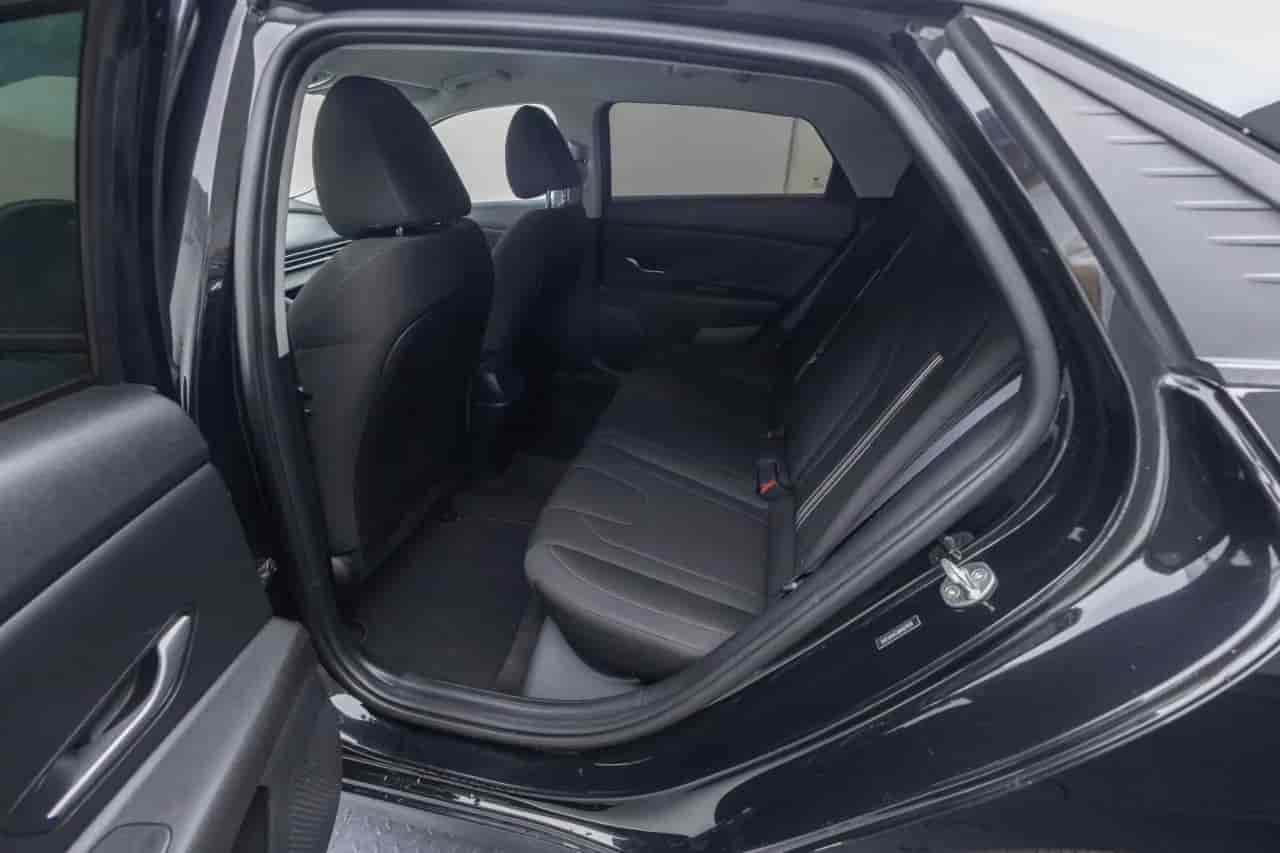 HYUNDAI Elantra - 8