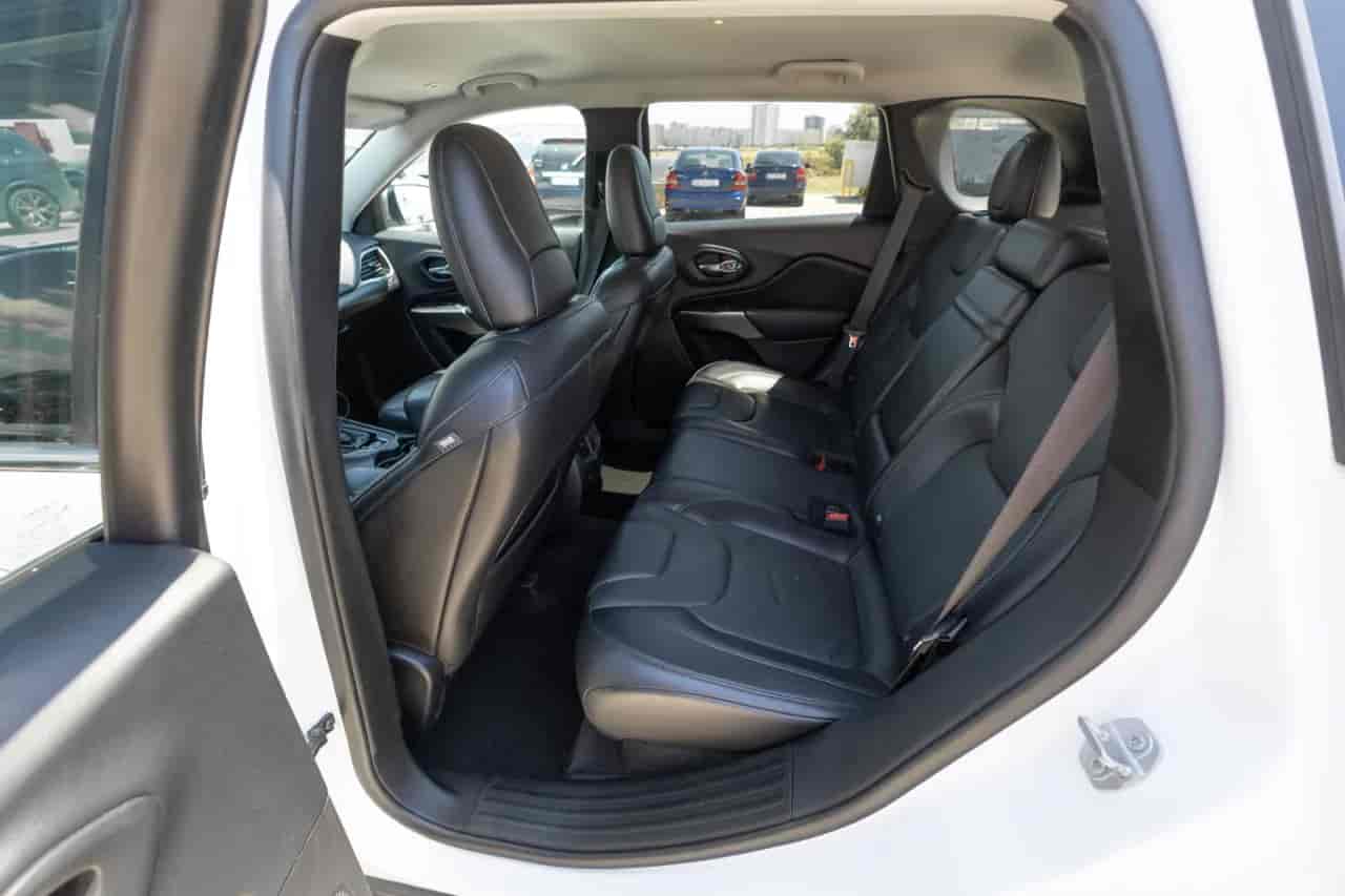 JEEP Cherokee - 8