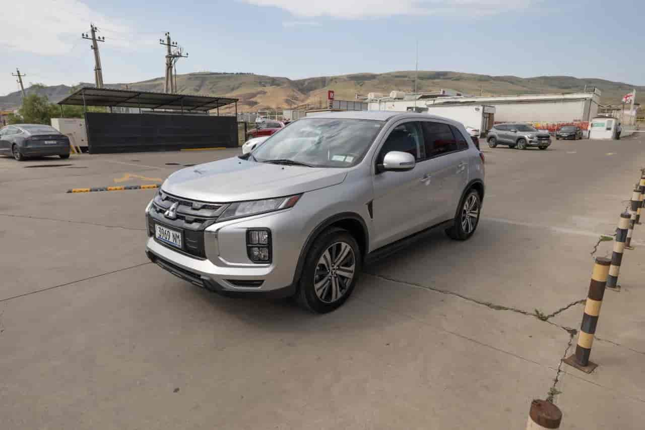 MITSUBISHI Outlander Sport - 1