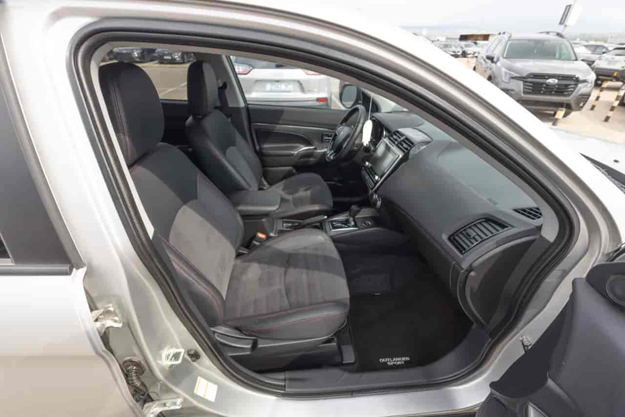 MITSUBISHI Outlander Sport - 10