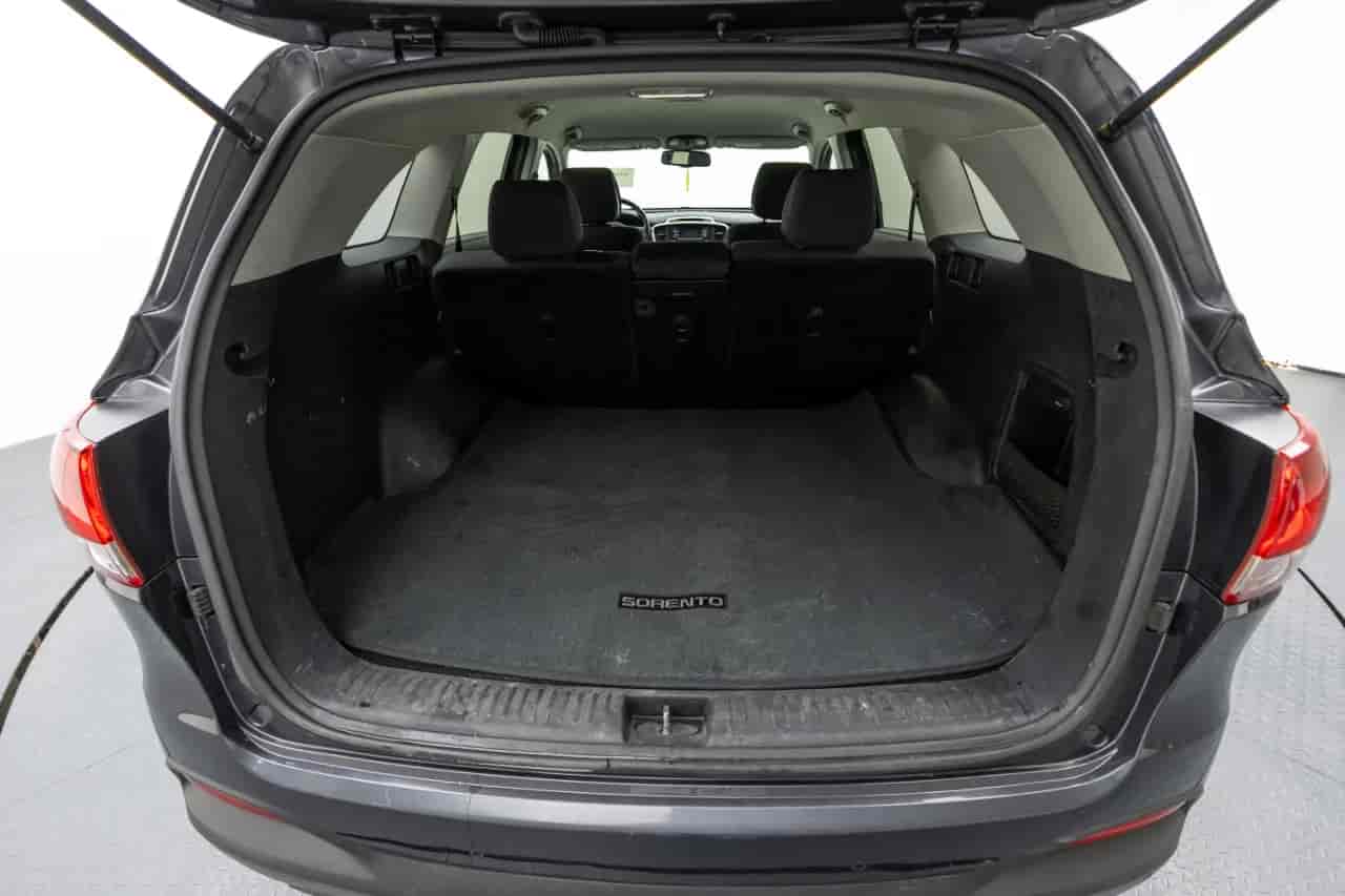 KIA Sorento - 10