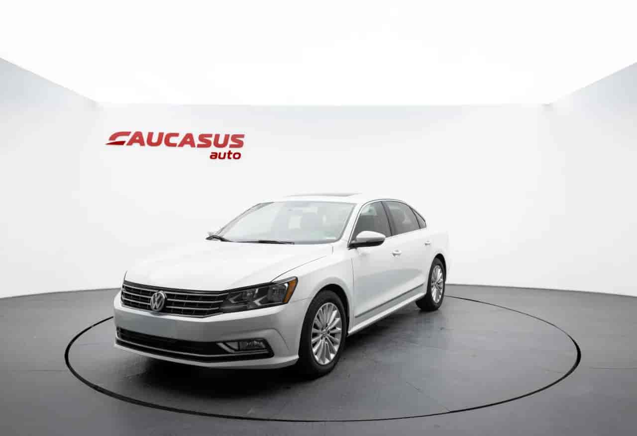 VOLKSWAGEN Passat - 1