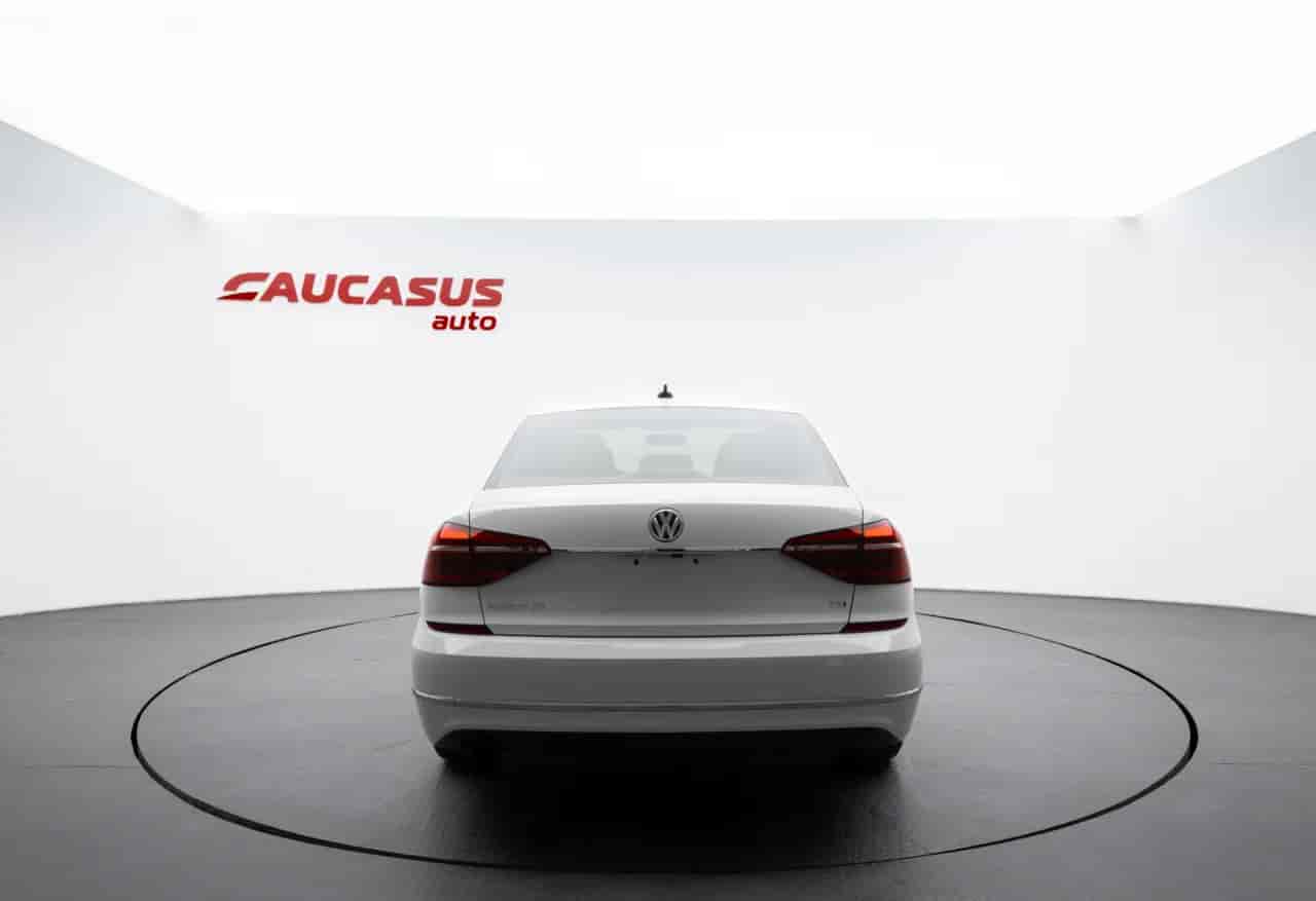 VOLKSWAGEN Passat - 5