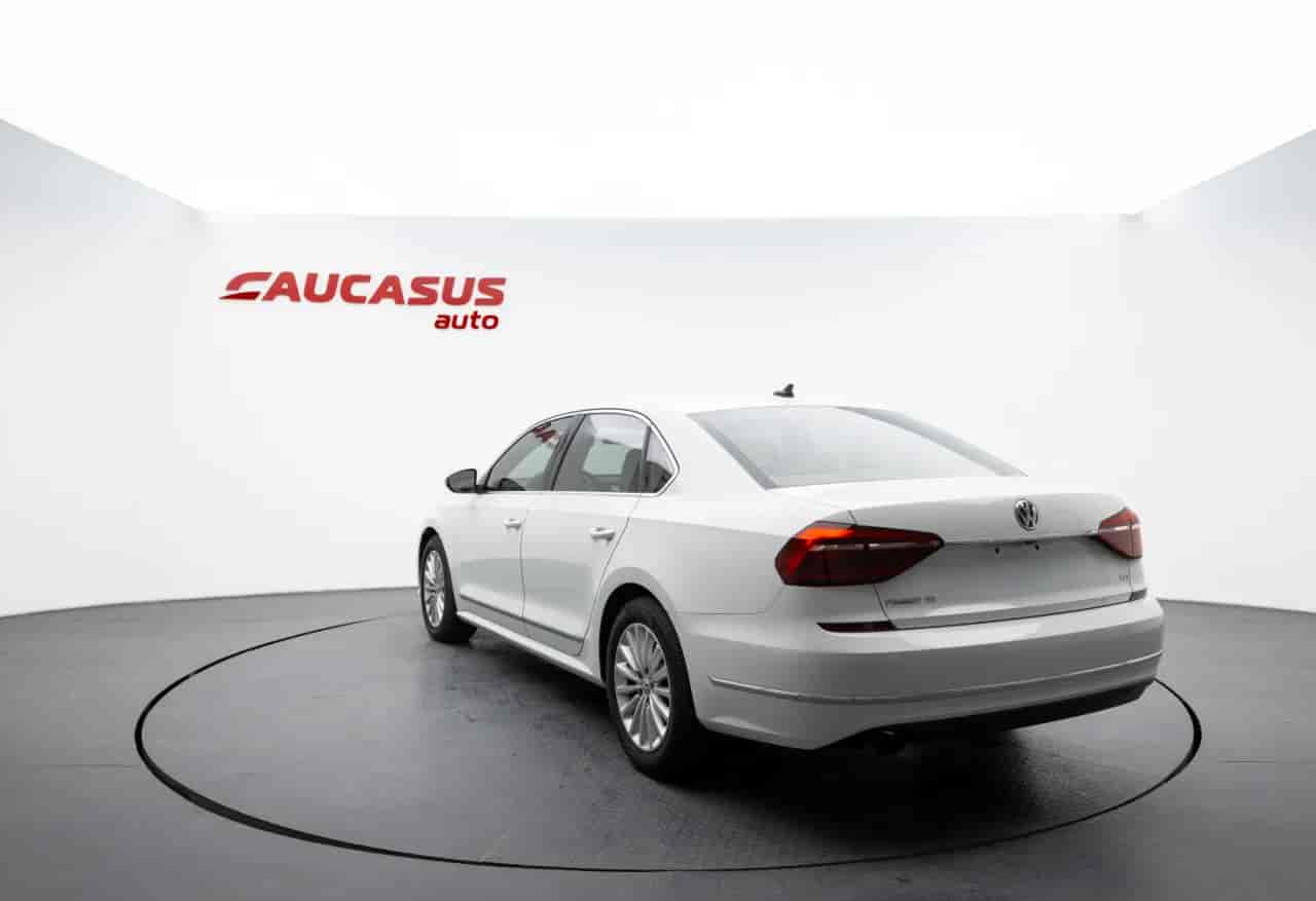 VOLKSWAGEN Passat - 6