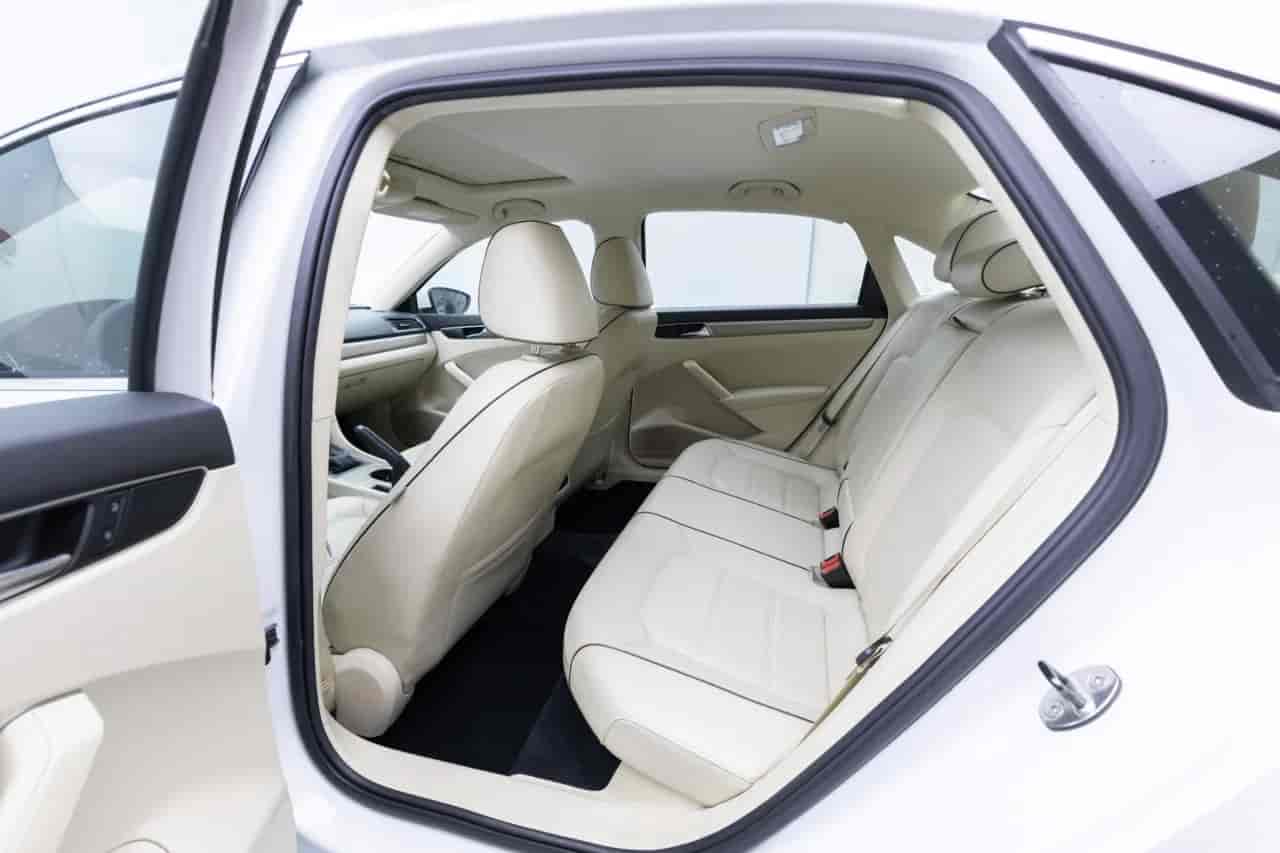 VOLKSWAGEN Passat - 8