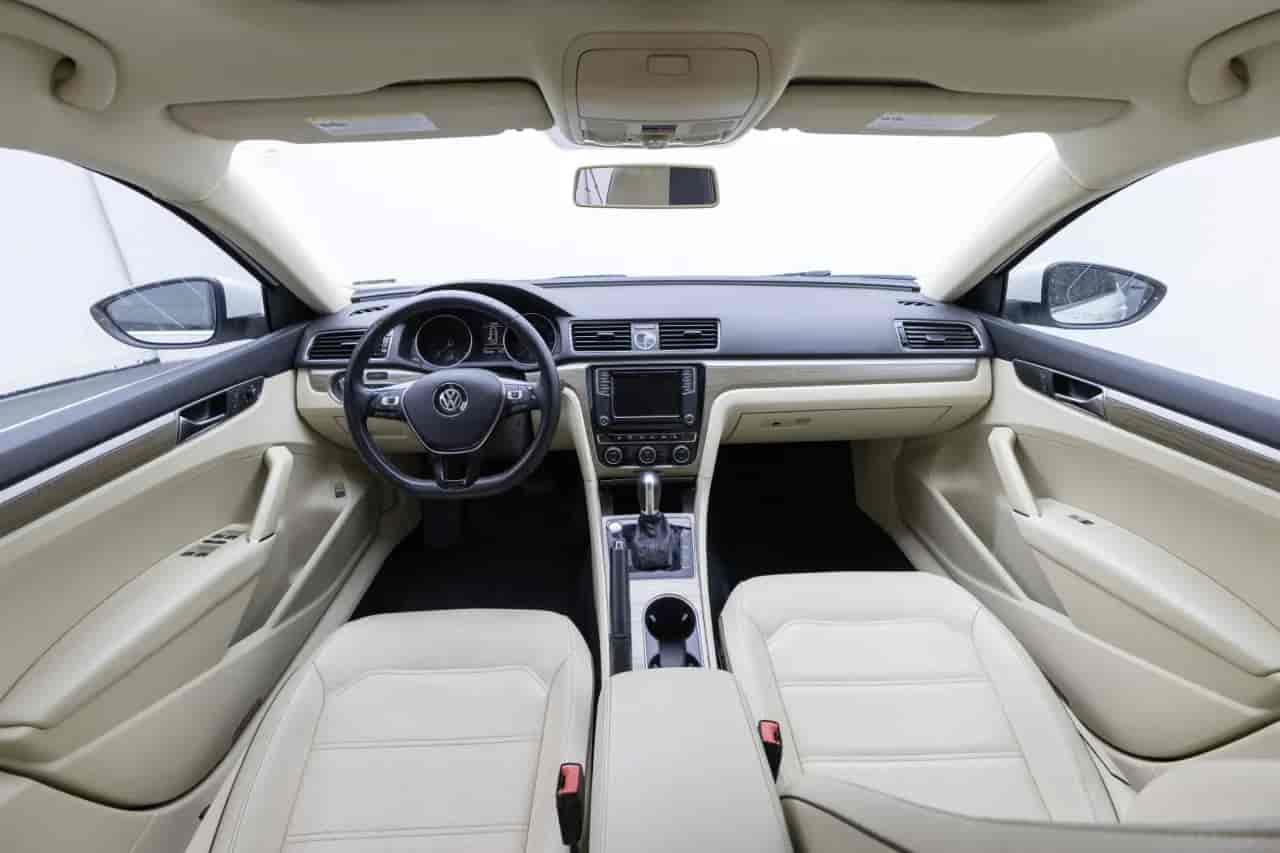 VOLKSWAGEN Passat - 9