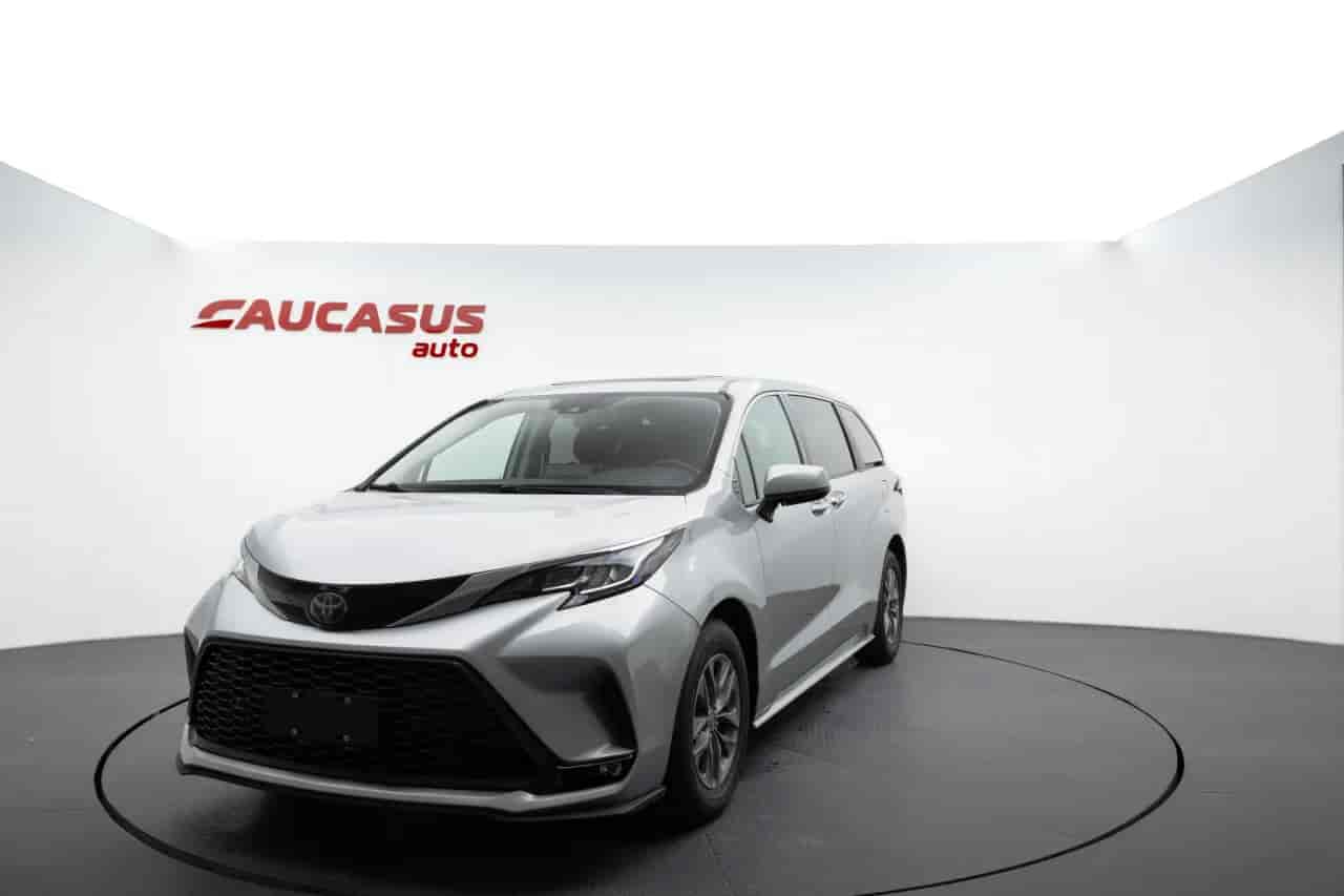 TOYOTA Sienna - 1
