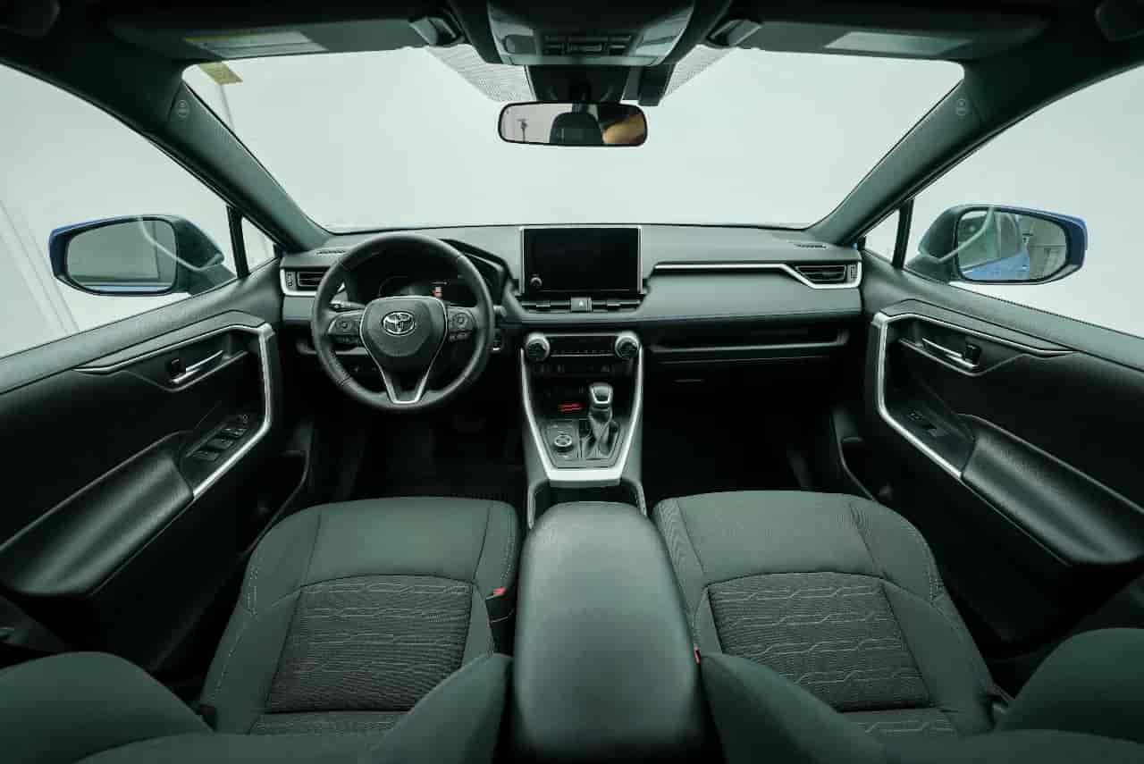 TOYOTA RAV4 - 8