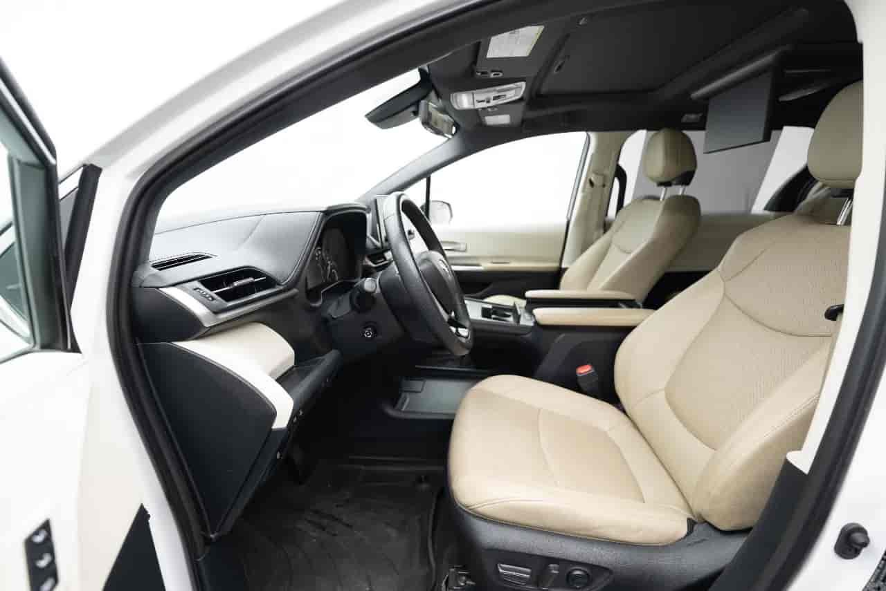 TOYOTA Sienna - 10