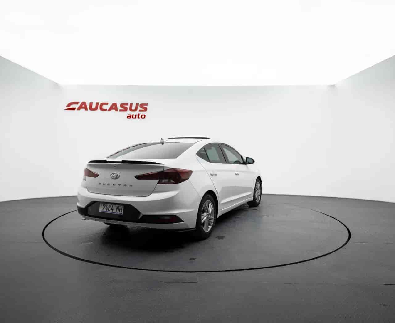 HYUNDAI Elantra - 4