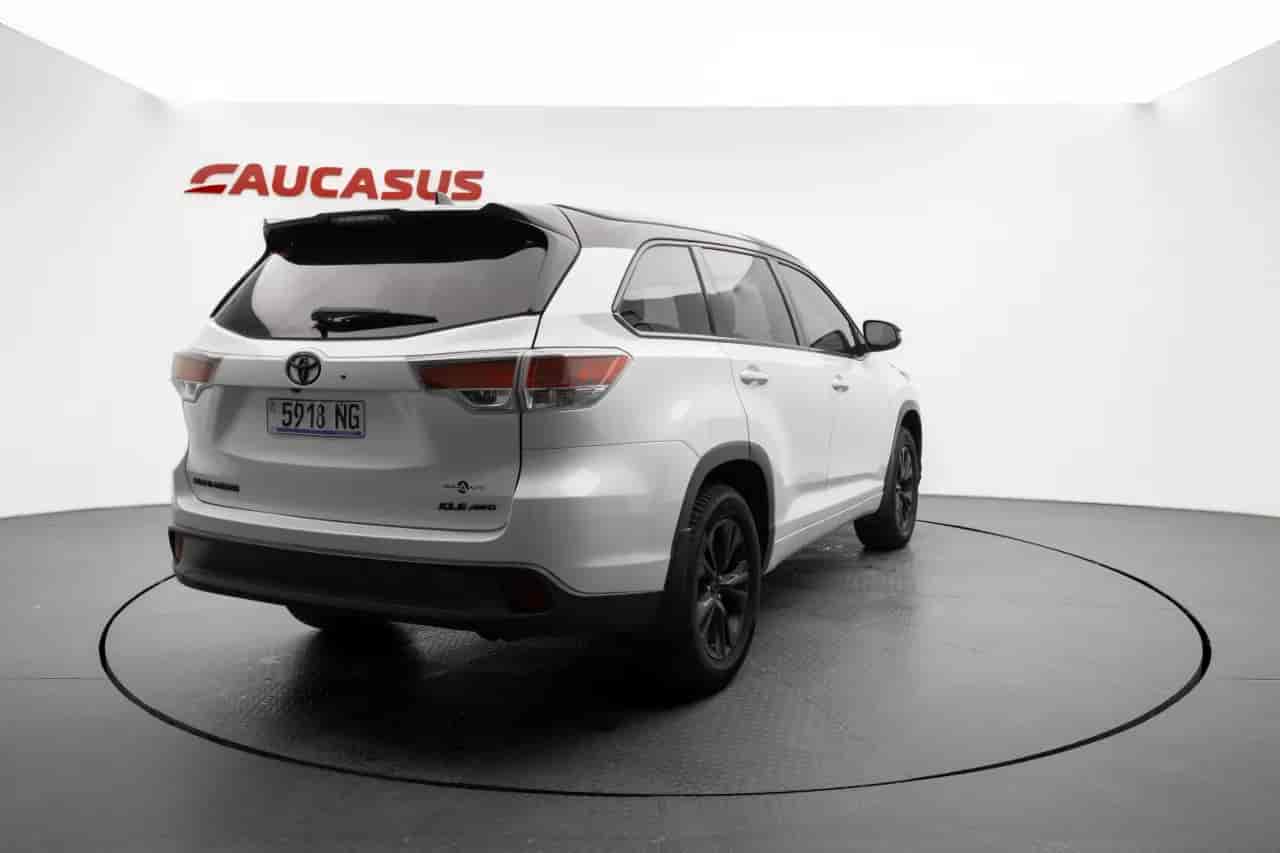 TOYOTA Highlander - 4