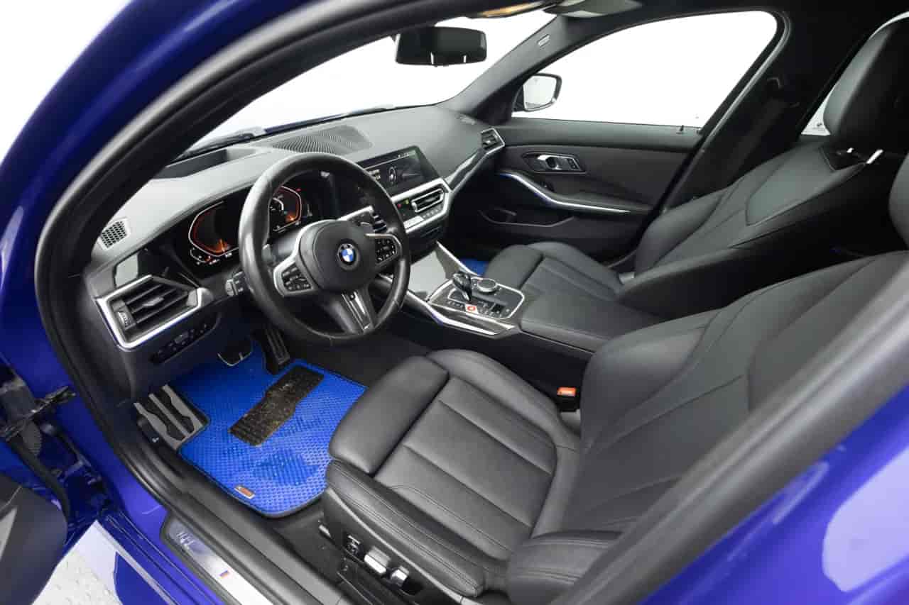 BMW 330i - 10