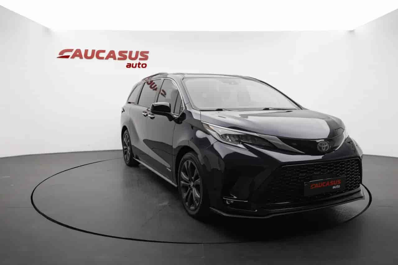 TOYOTA Sienna - 3