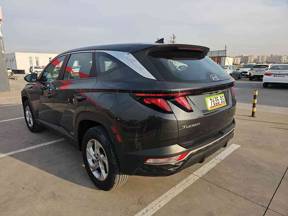 HYUNDAI Tucson - 6