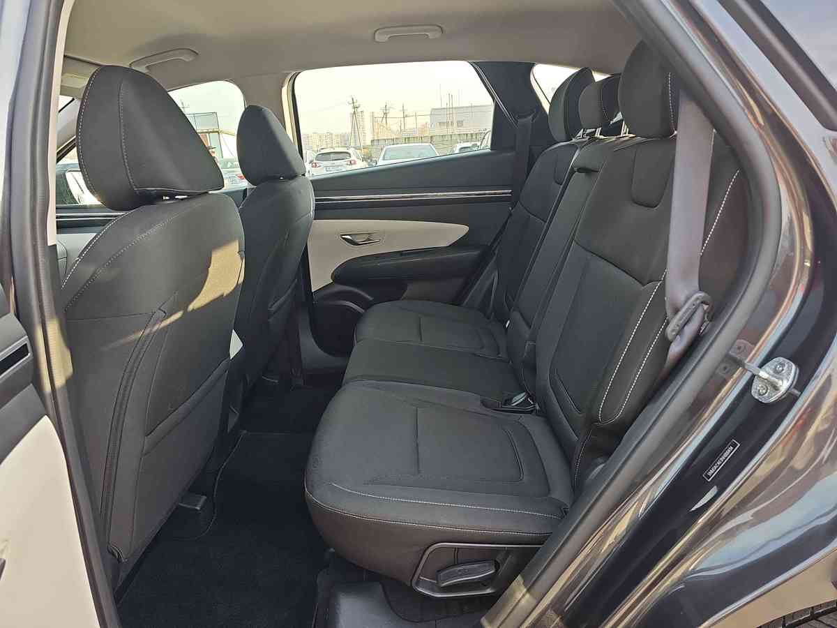 HYUNDAI Tucson - 7