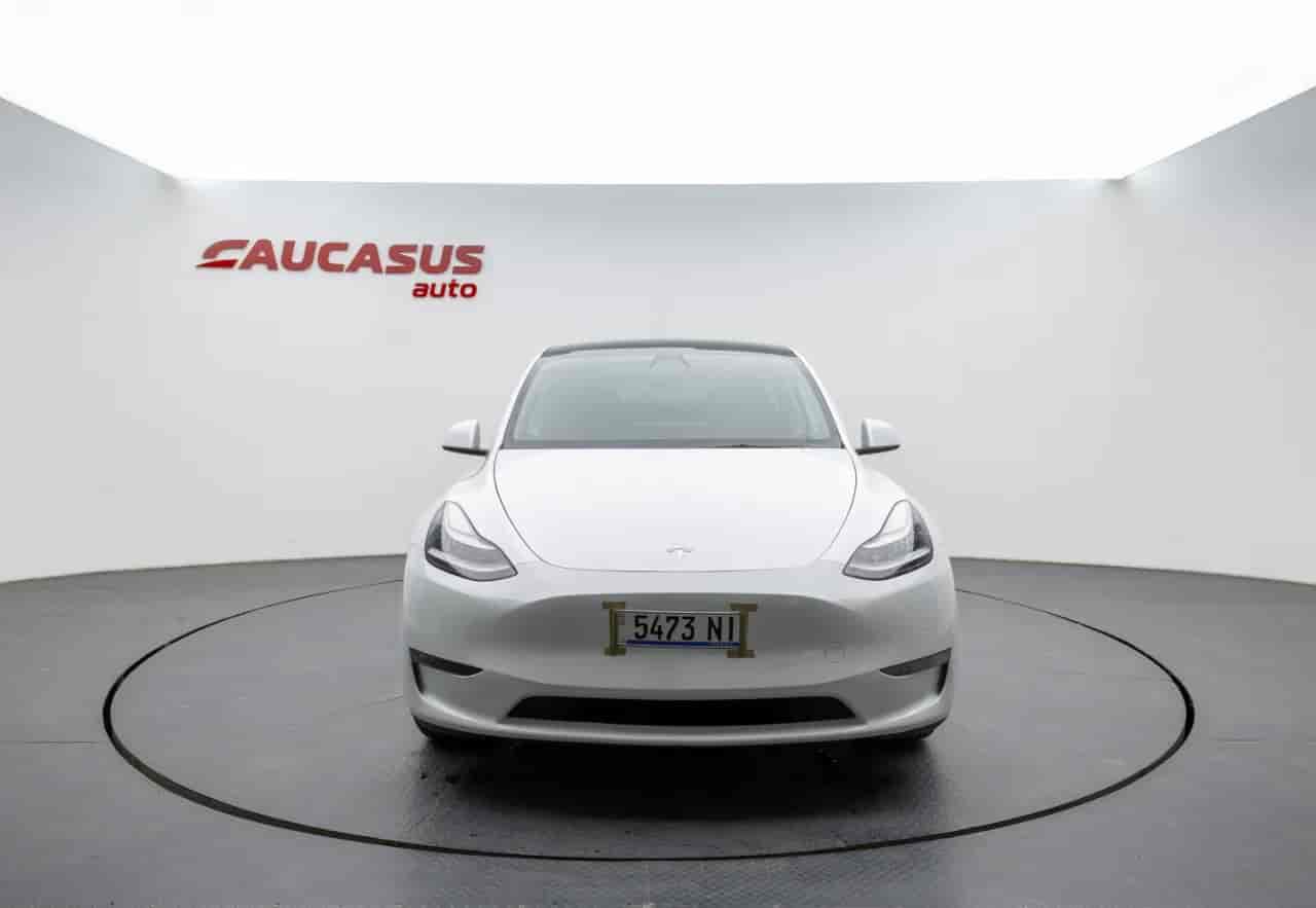TESLA Model Y - 2