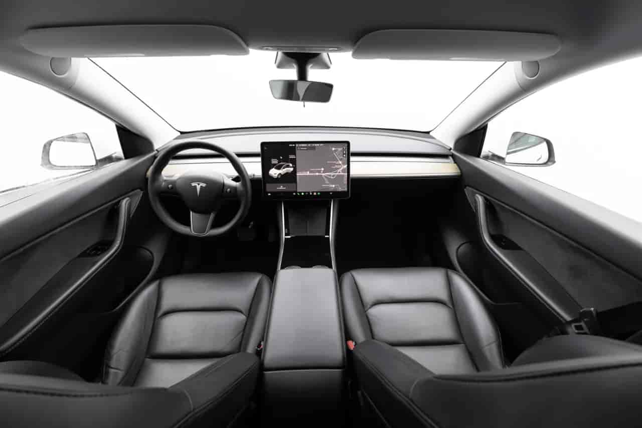 TESLA Model Y - 9