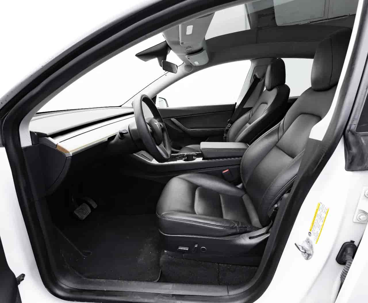 TESLA Model Y - 10