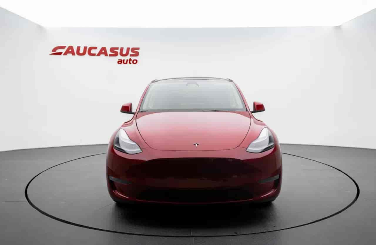 TESLA Model Y - 2