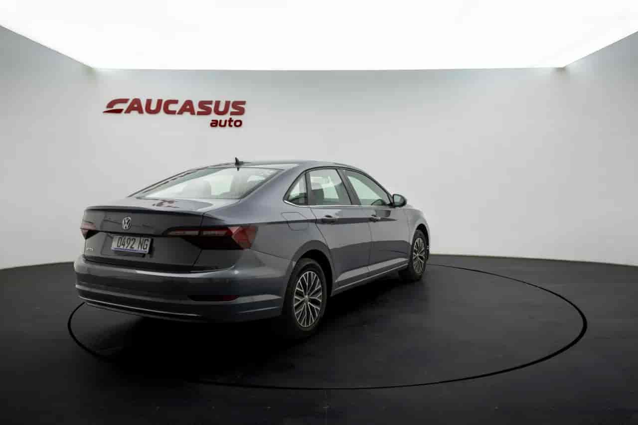 VOLKSWAGEN Jetta - 4