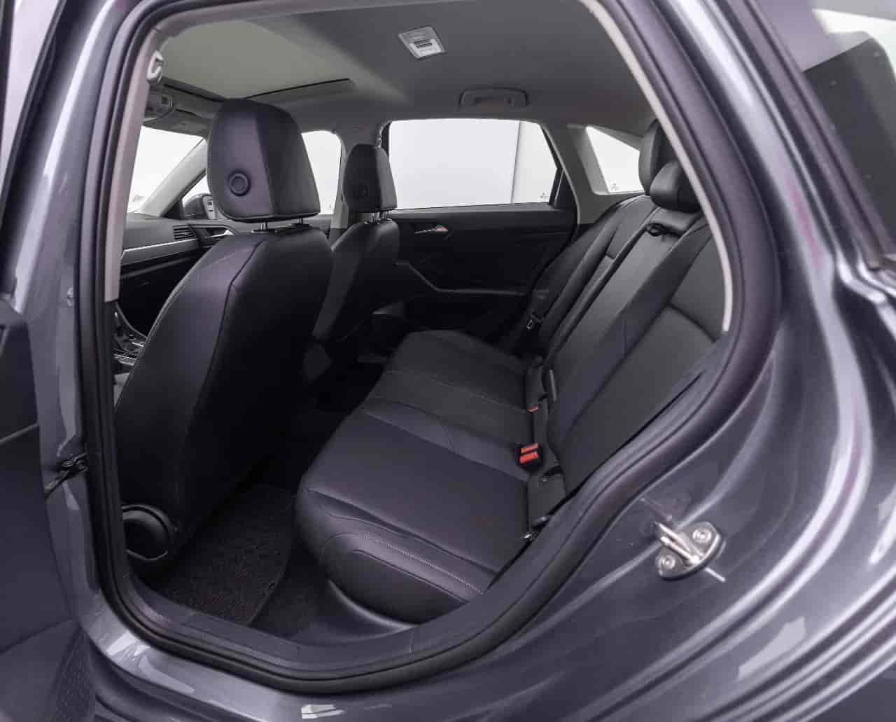 VOLKSWAGEN Jetta - 8