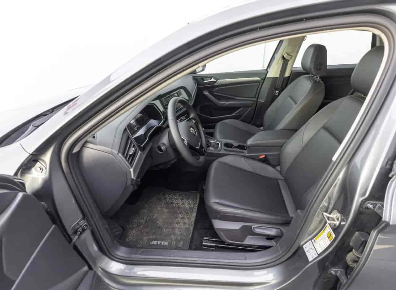 VOLKSWAGEN Jetta - 10