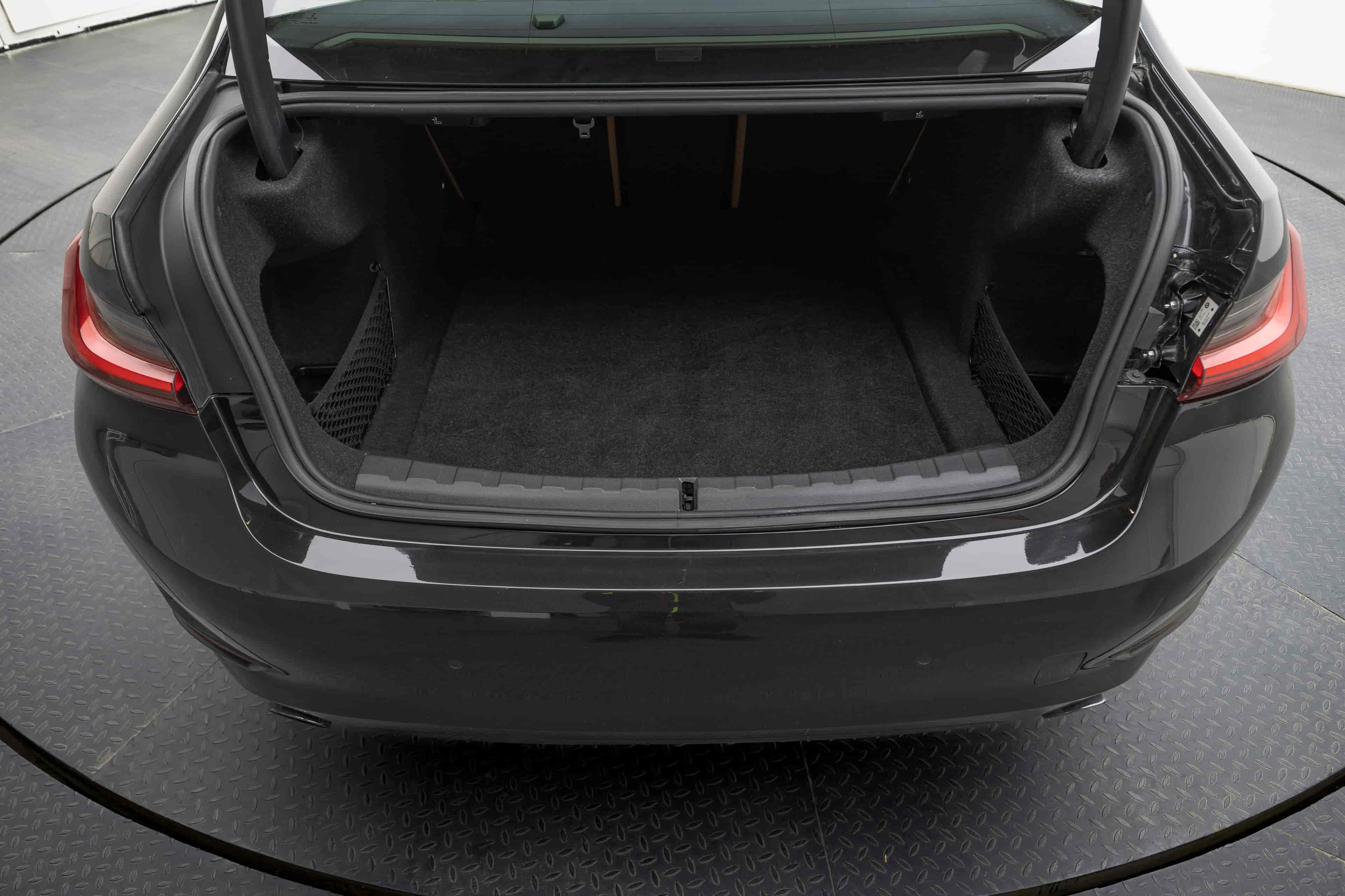 BMW 330i - 7
