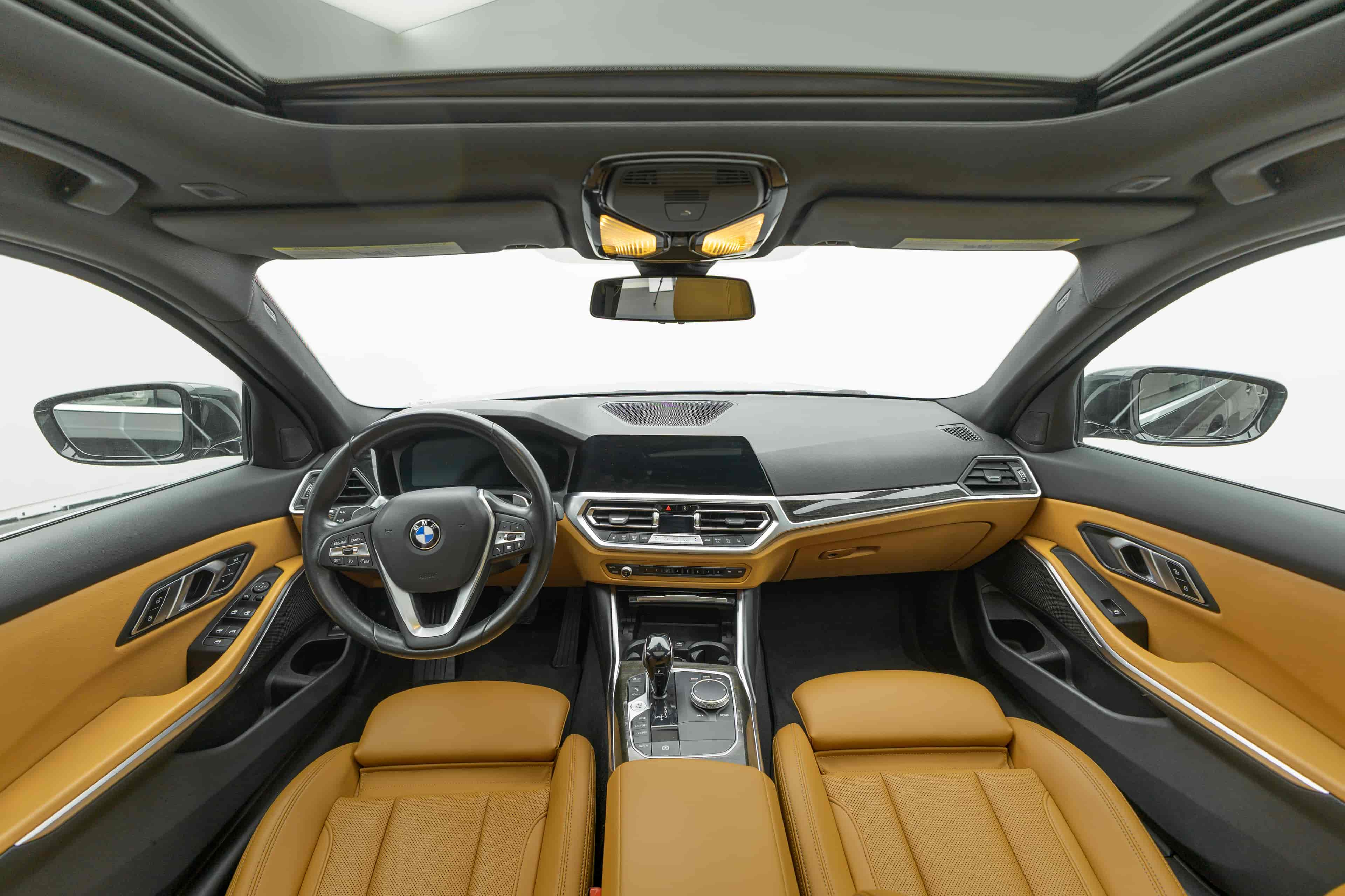 BMW 330i - 9