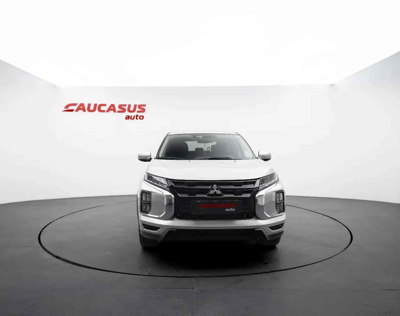 MITSUBISHI Outlander - 2