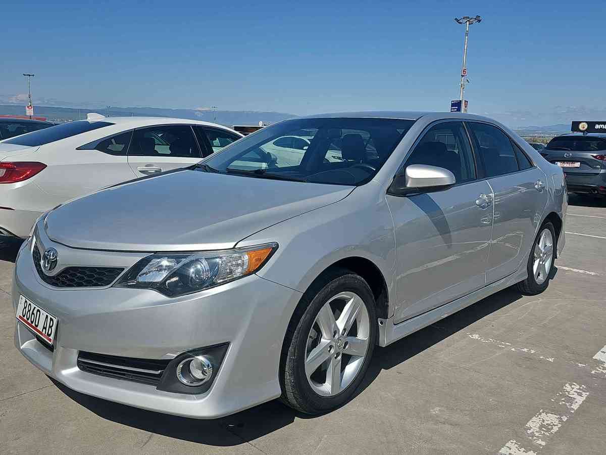 TOYOTA Camry - 1