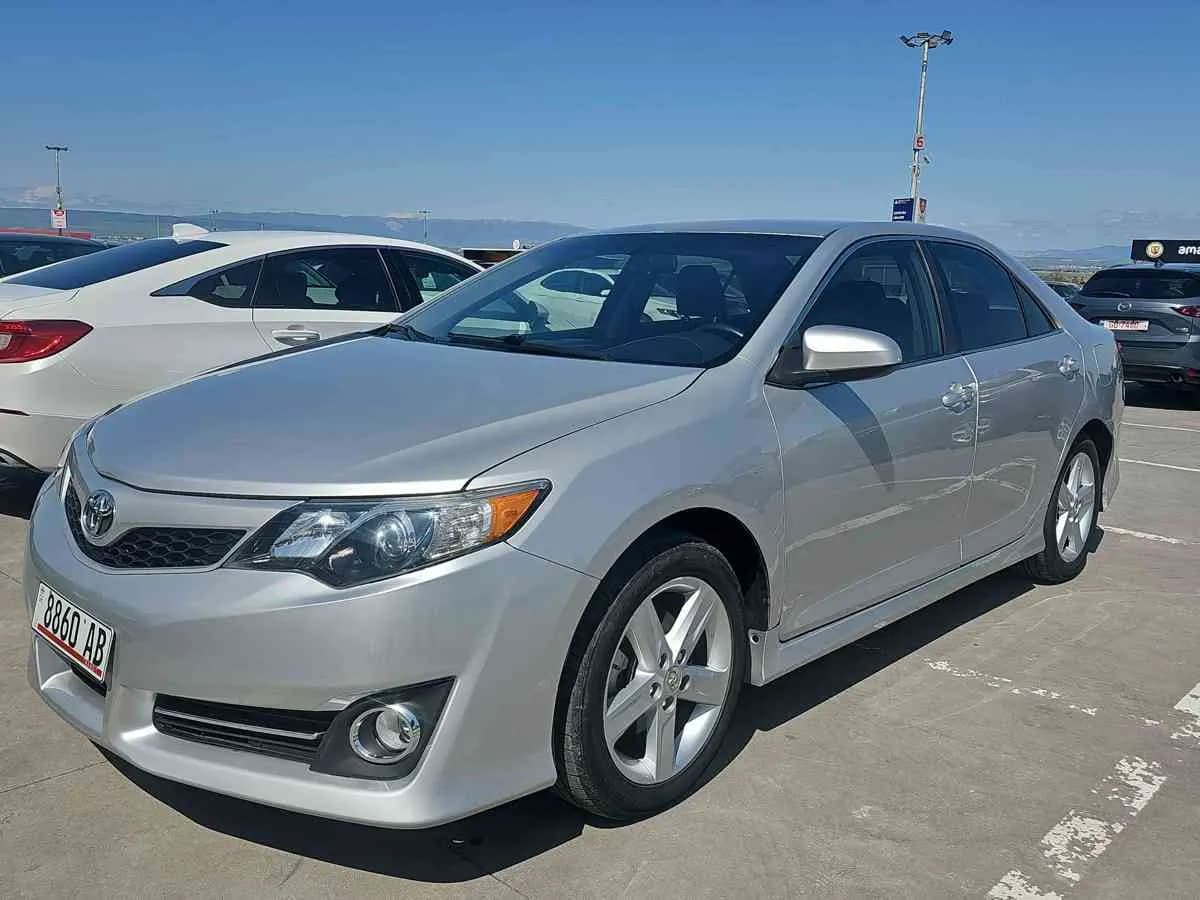 TOYOTA Camry - 1
