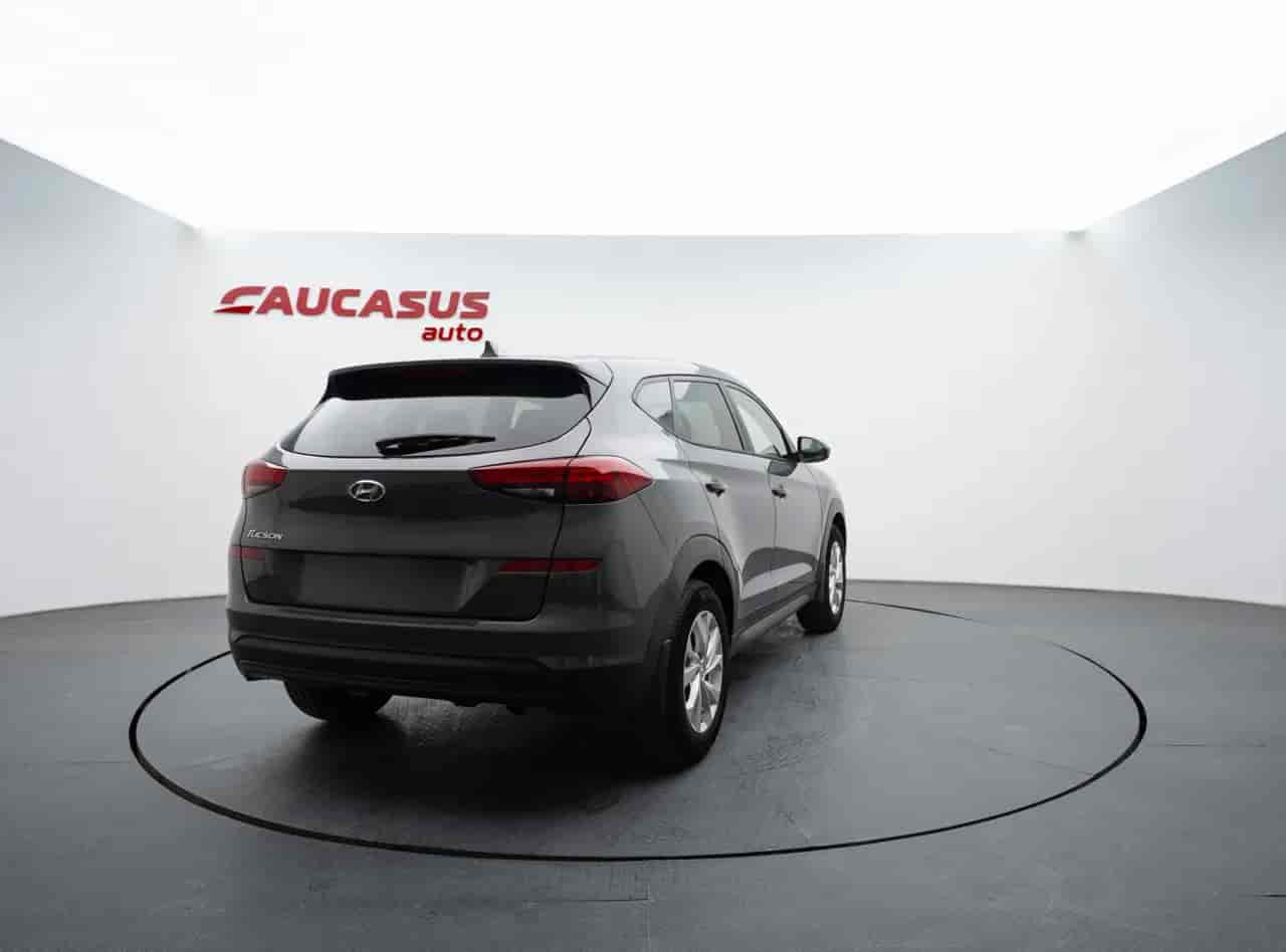 HYUNDAI Tucson - 4