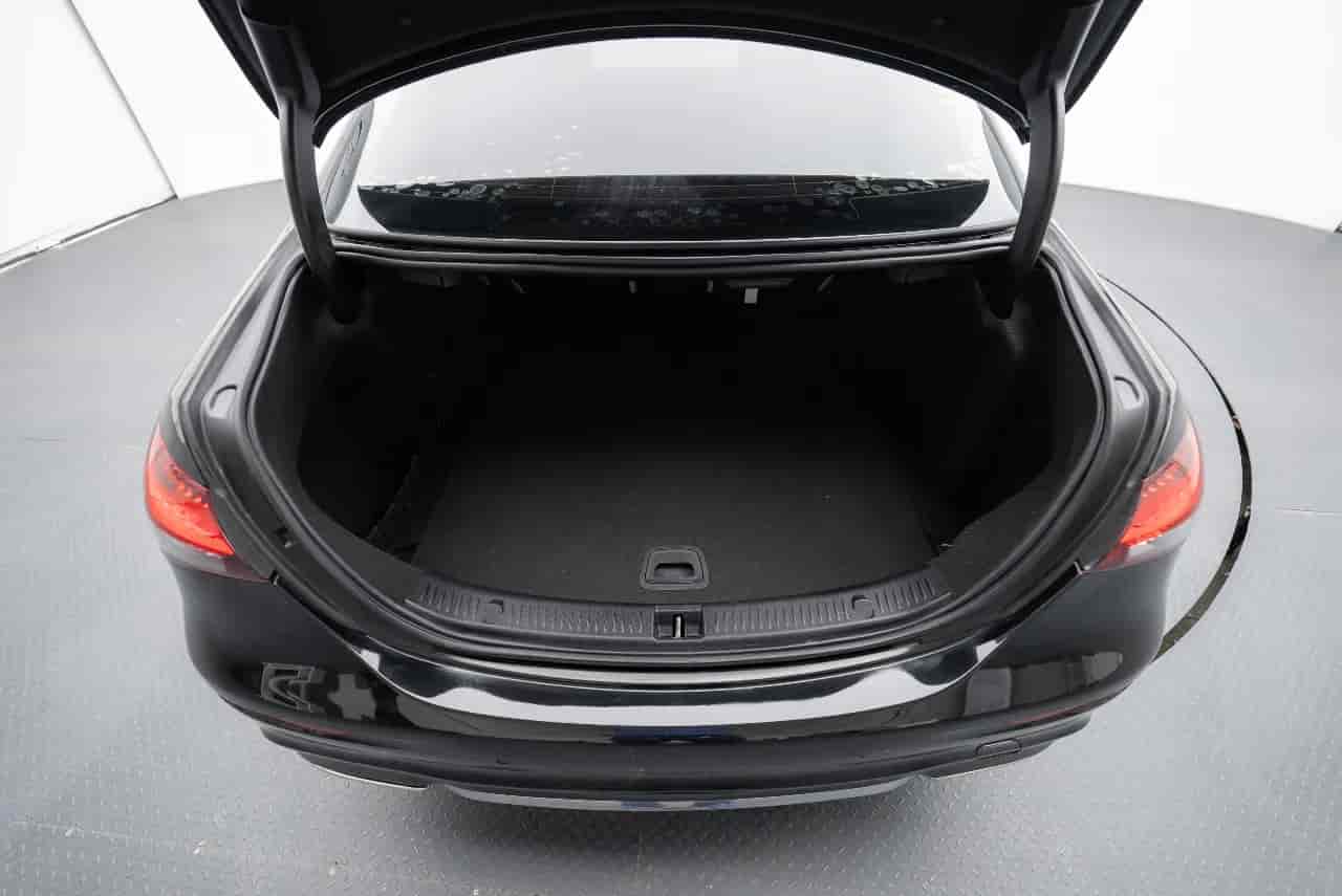 MERCEDES-BENZ E-Class - 7