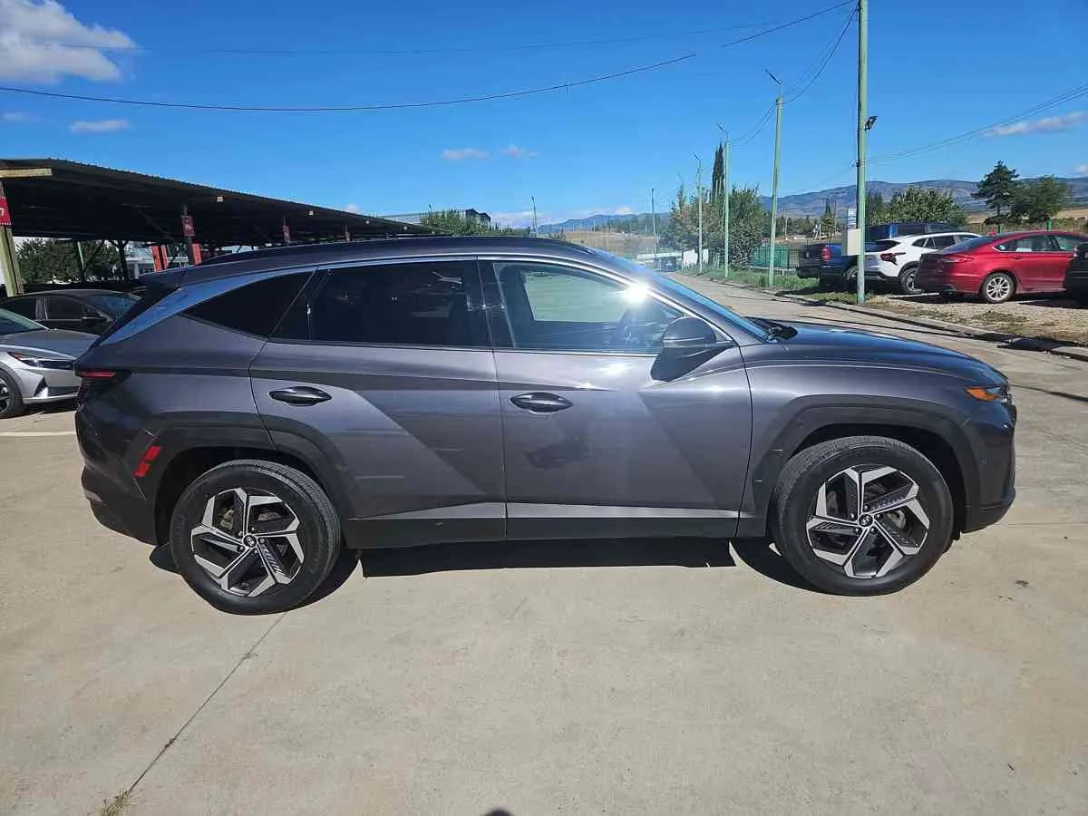 HYUNDAI Tucson - 4