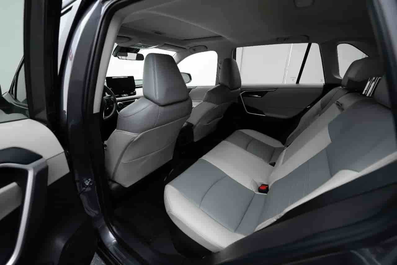 TOYOTA RAV4 - 8