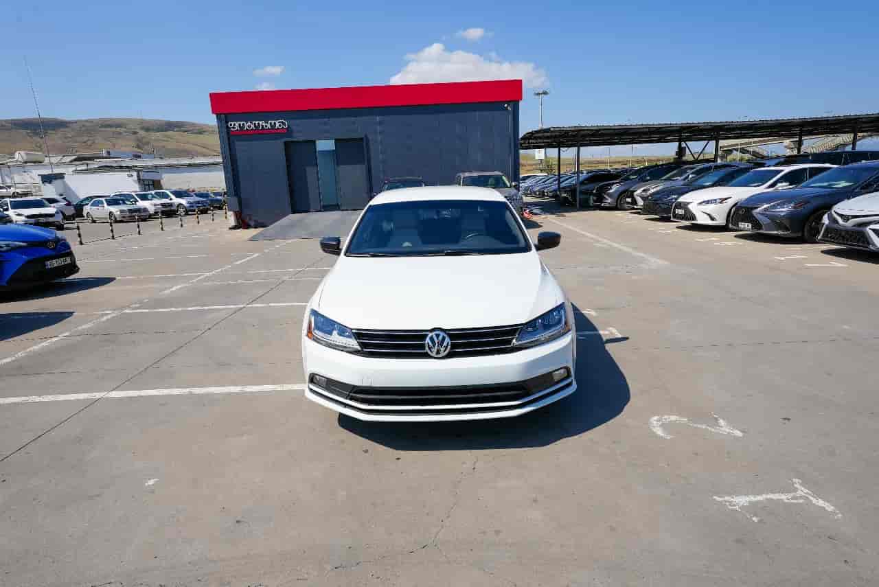 VOLKSWAGEN Jetta - 2