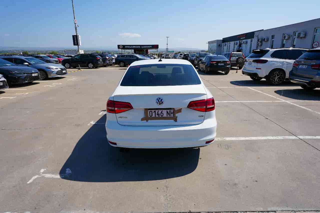 VOLKSWAGEN Jetta - 5
