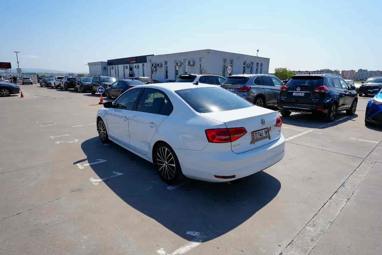 VOLKSWAGEN Jetta - 6