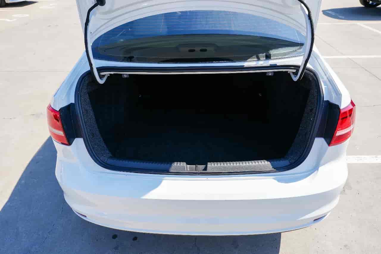 VOLKSWAGEN Jetta - 7