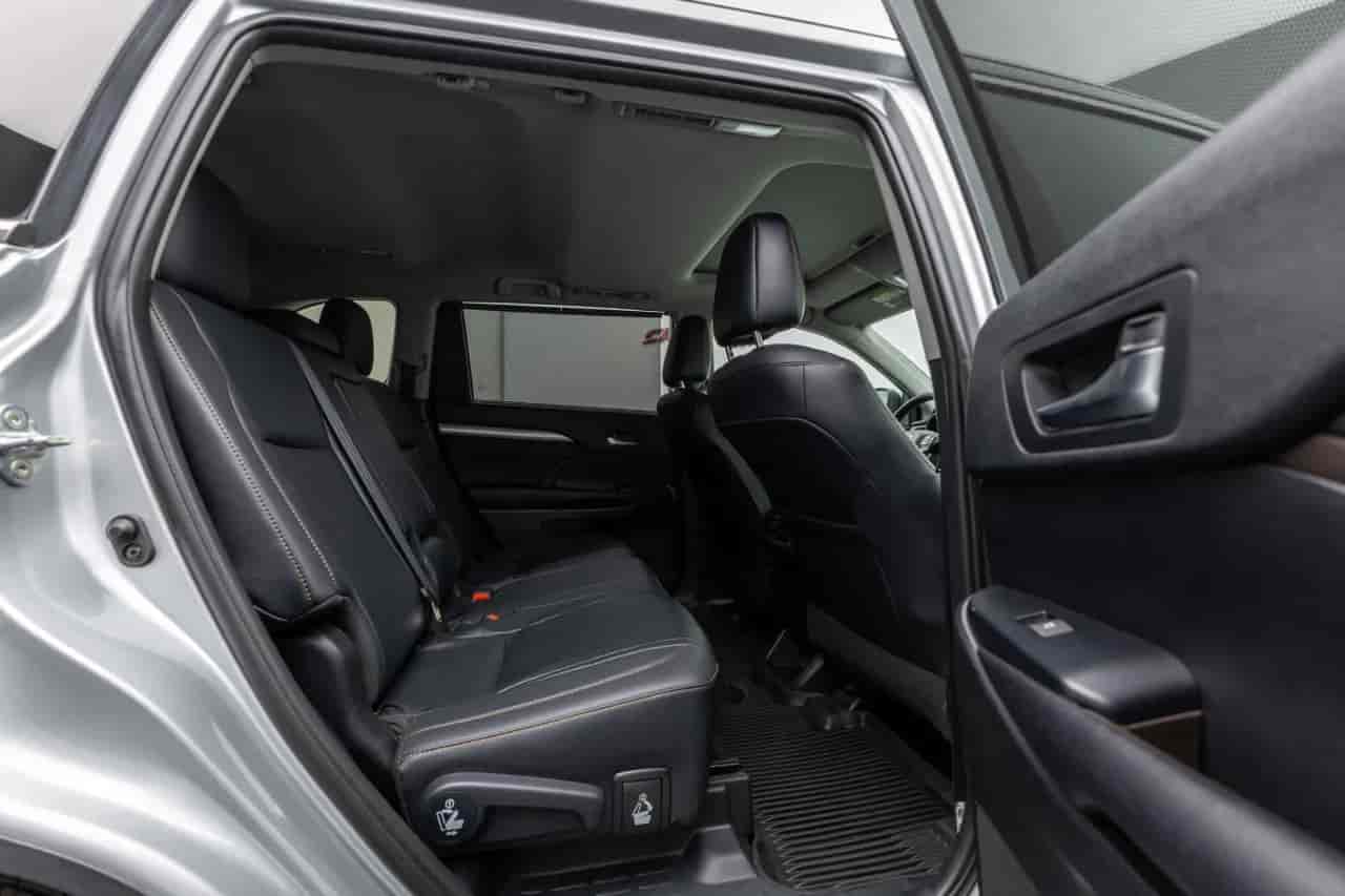 TOYOTA Highlander - 7