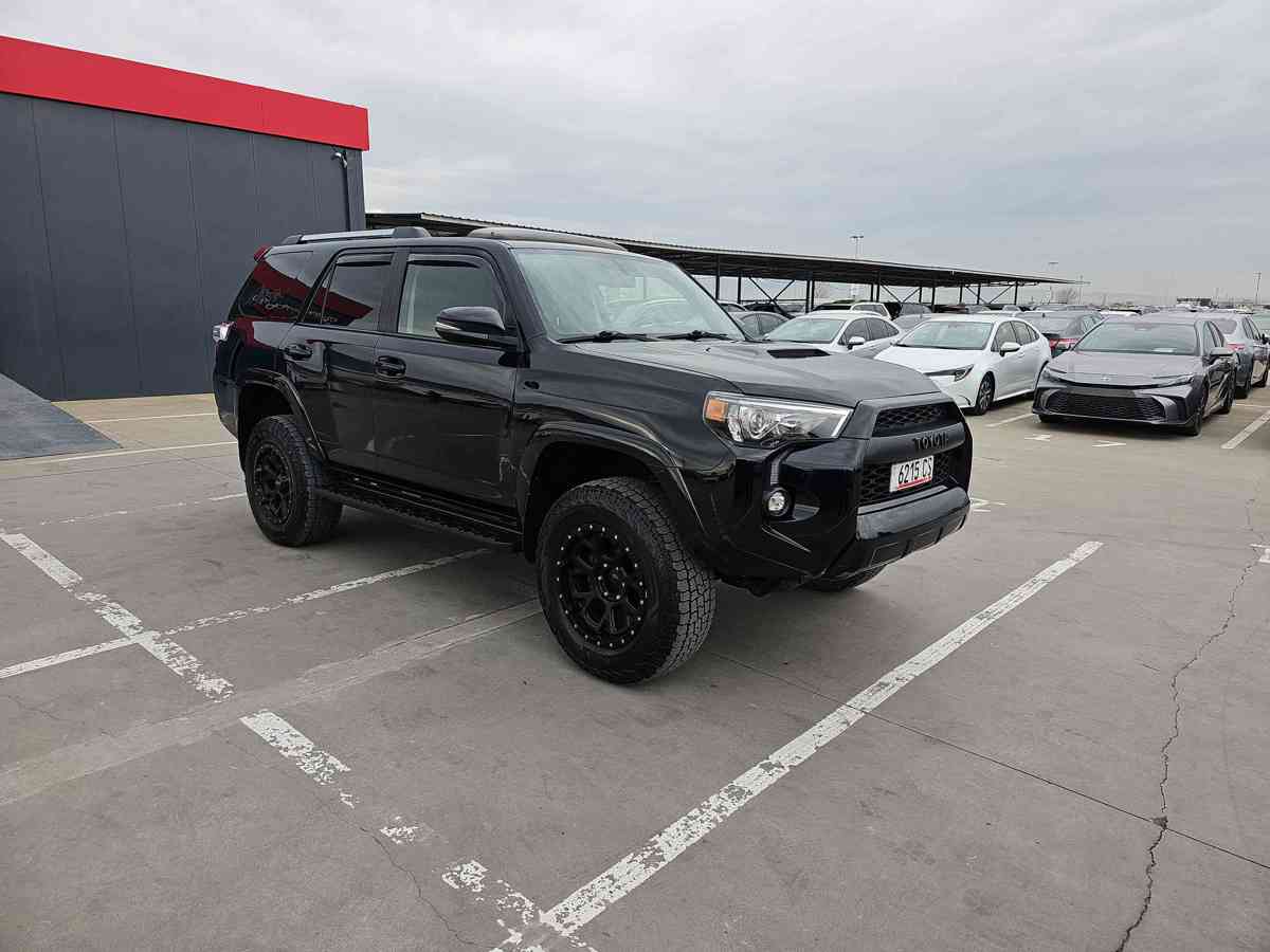 TOYOTA 4Runner - 3