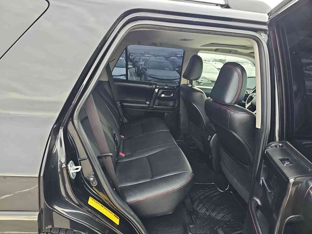 TOYOTA 4Runner - 8