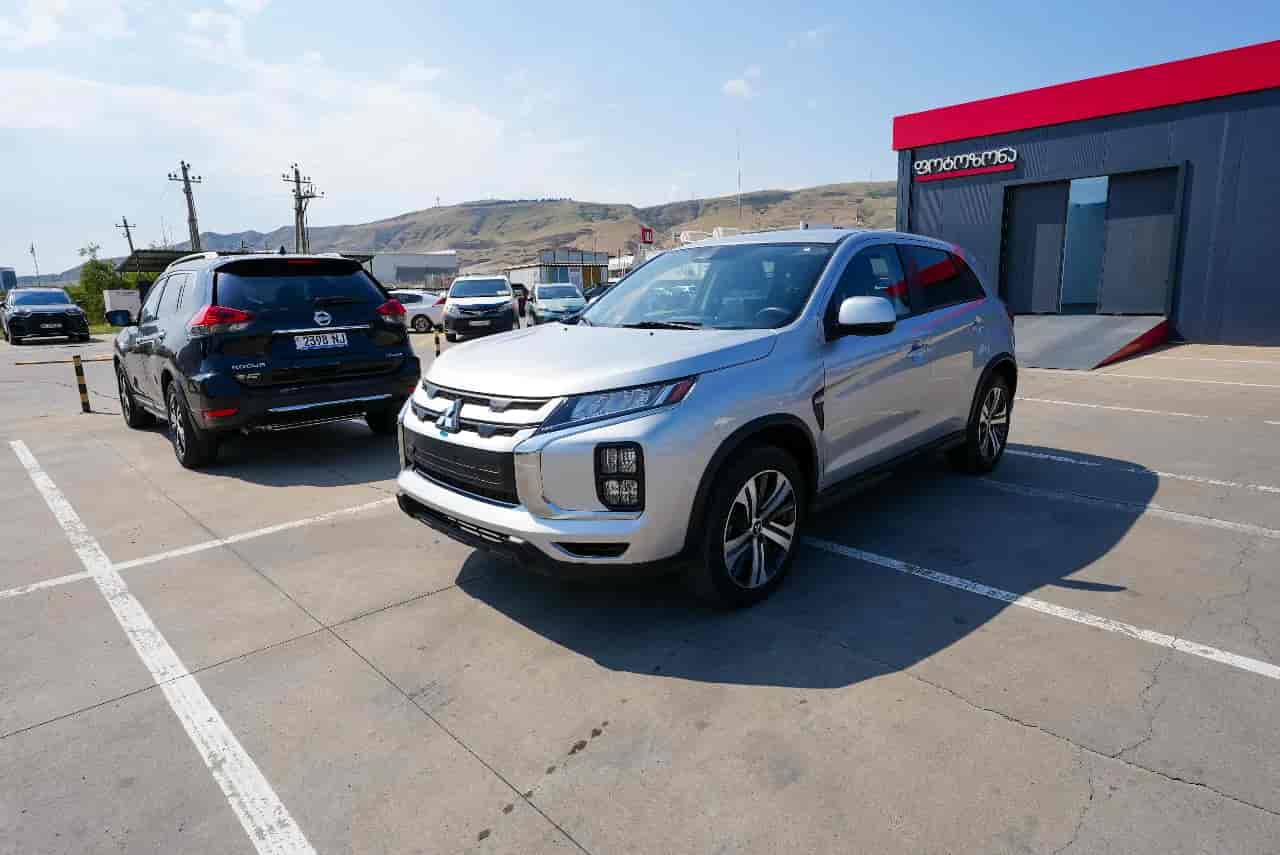MITSUBISHI Outlander Sport - 1