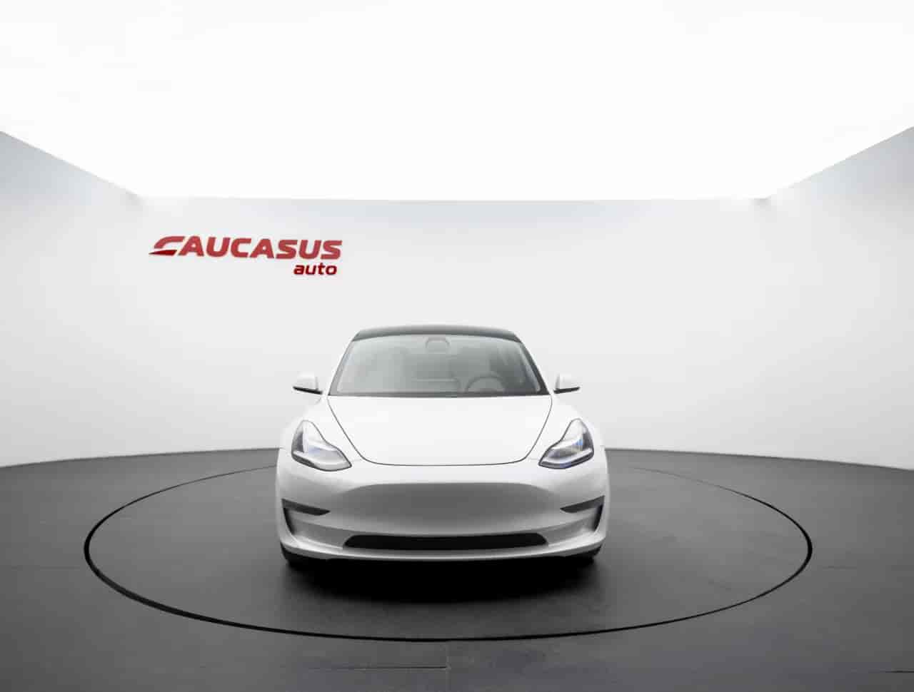TESLA Model 3 - 2