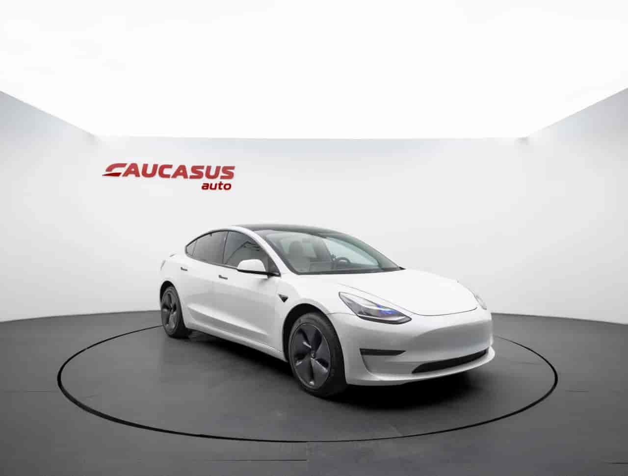 TESLA Model 3 - 3