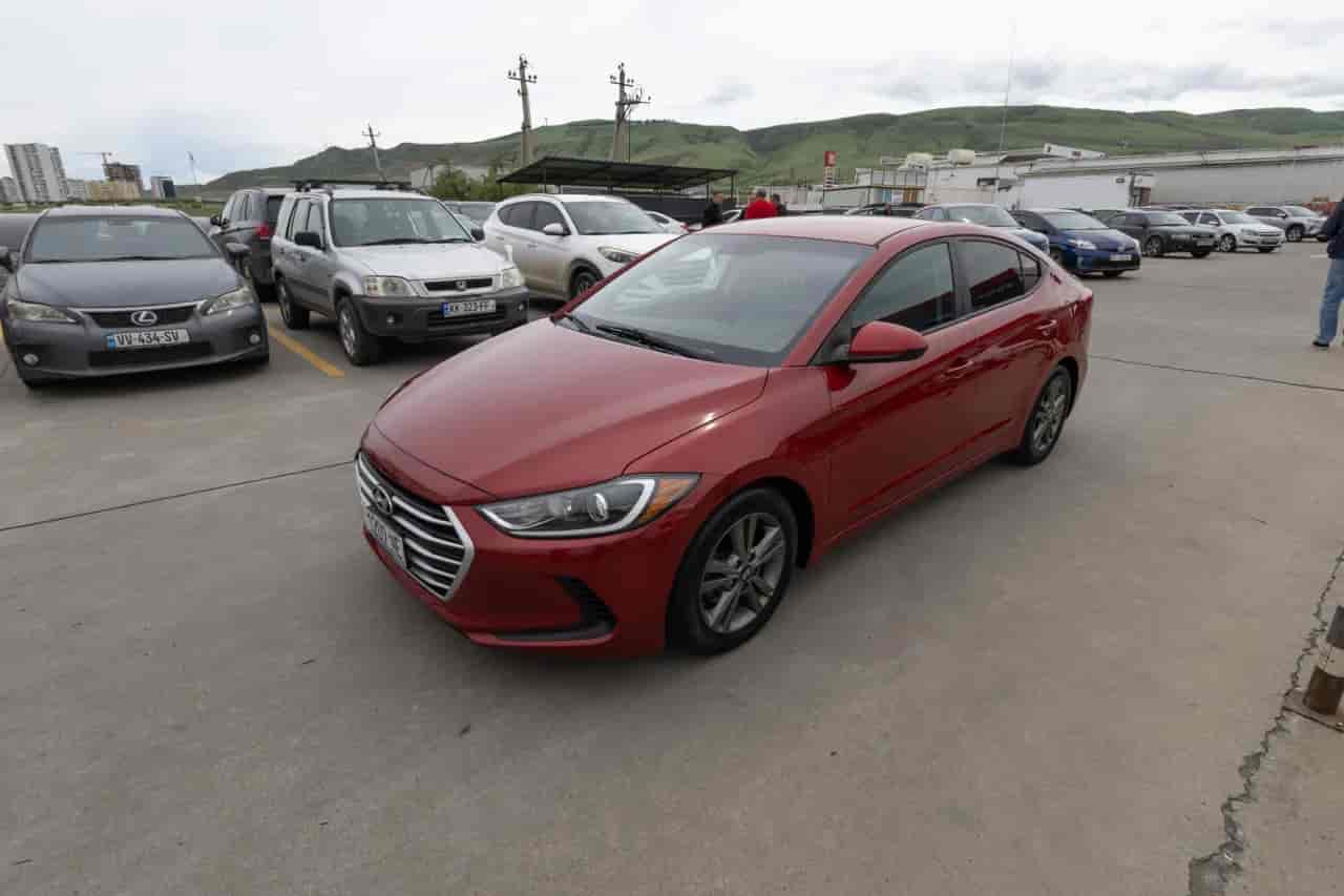 HYUNDAI Elantra - 1