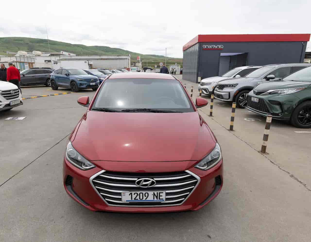 HYUNDAI Elantra - 2