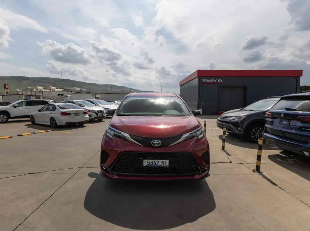 TOYOTA Sienna - 2